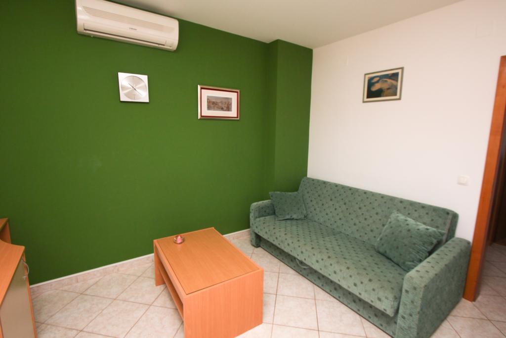 Apartments Spirito 罗戈兹尼察 外观 照片
